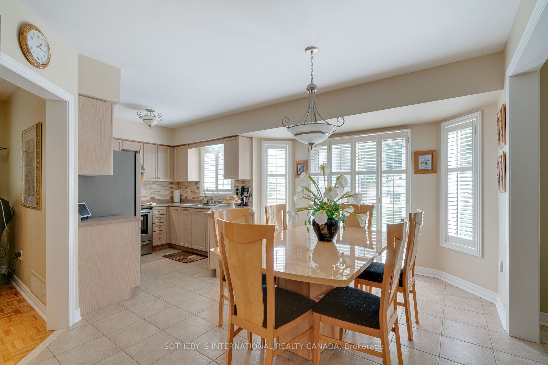 49 Pine Hollow Crescent