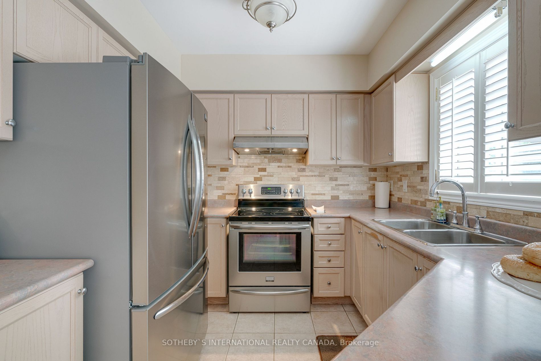 49 Pine Hollow Crescent