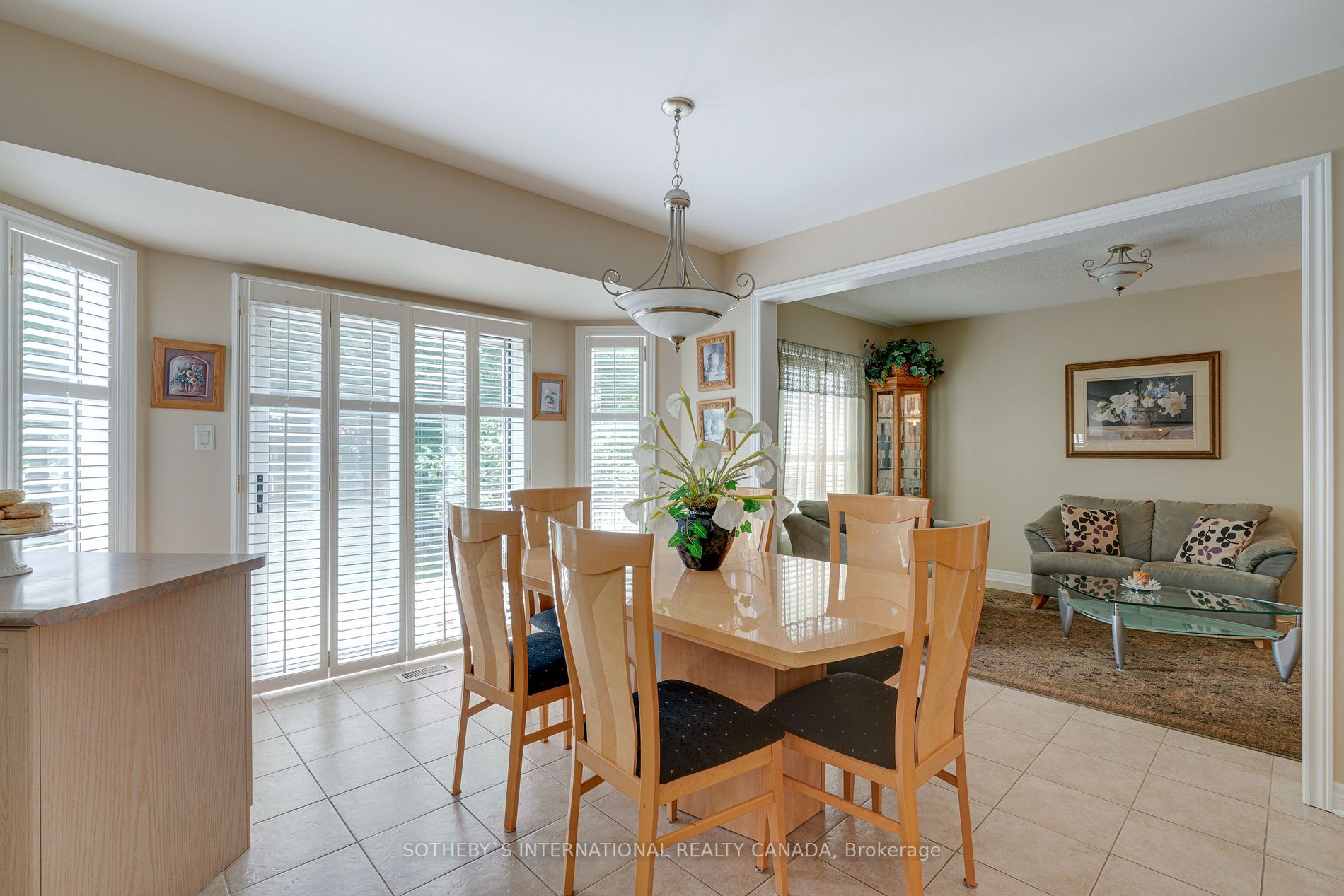 49 Pine Hollow Crescent