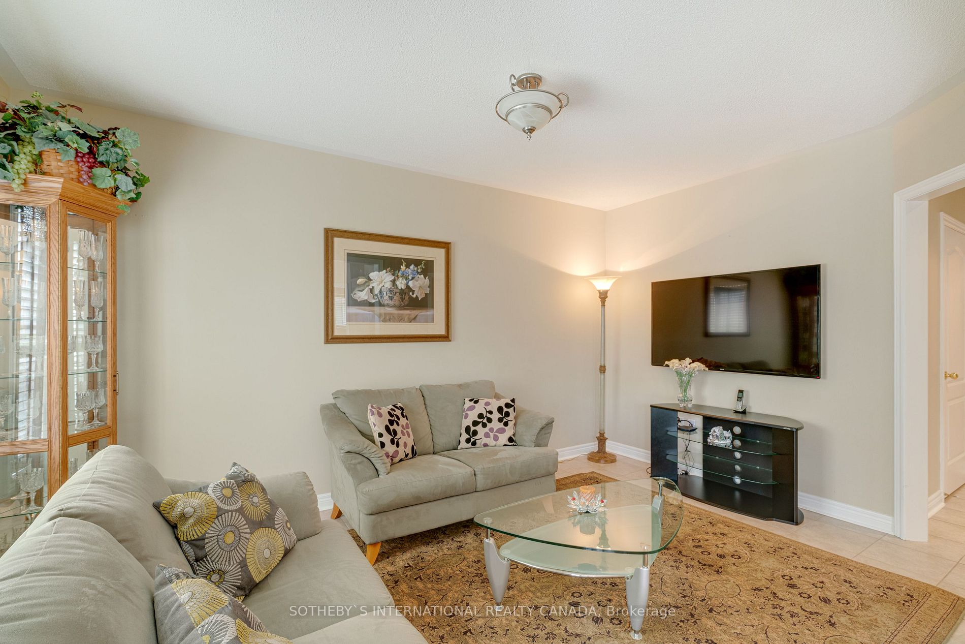 49 Pine Hollow Crescent
