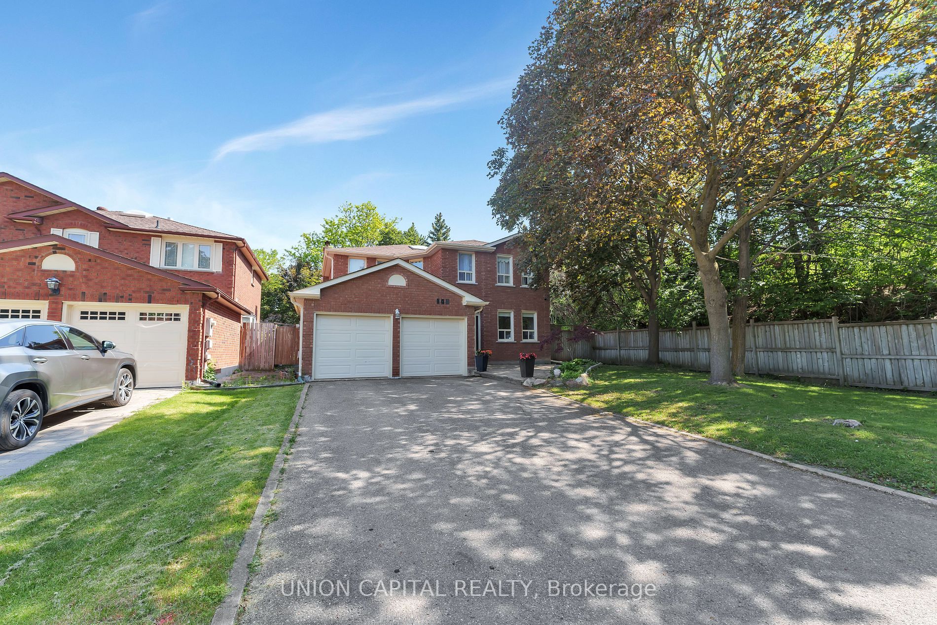 144 Lyndhurst Dr