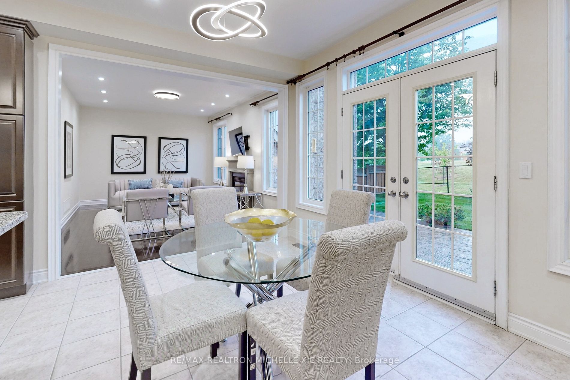 42 Dimarino Dr