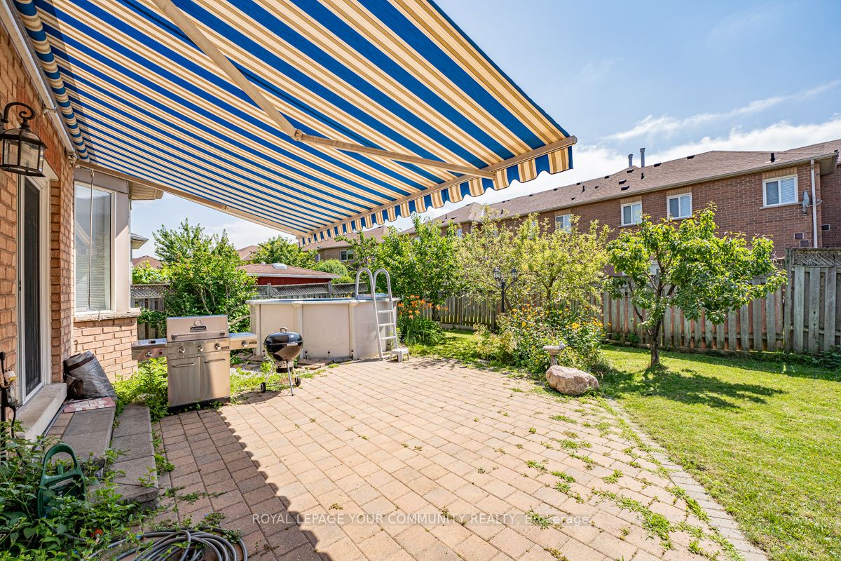 85 Ledge Rock Dr
