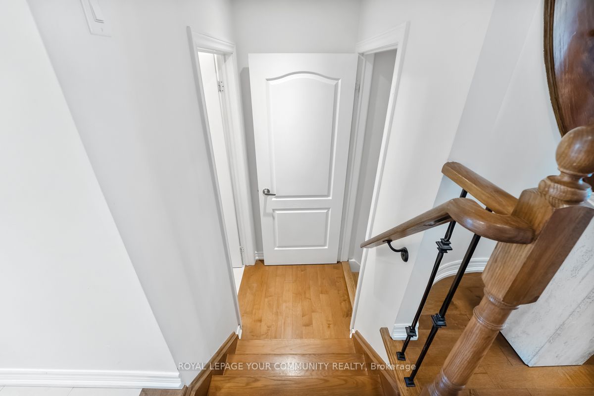 85 Ledge Rock Dr