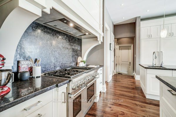115 Hazelridge Crt