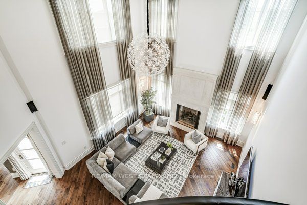 115 Hazelridge Crt