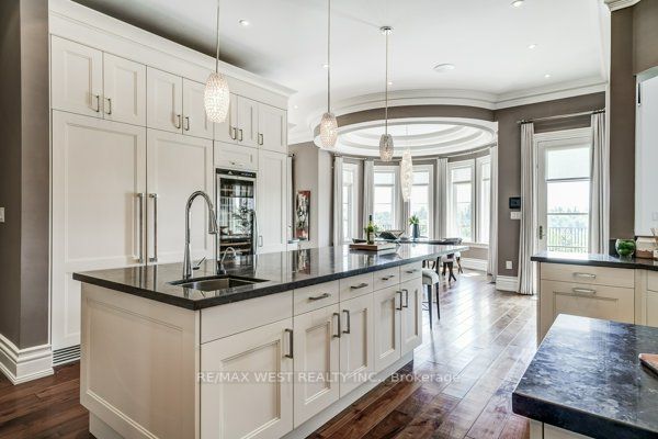 115 Hazelridge Crt
