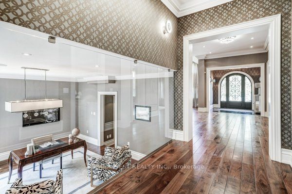 115 Hazelridge Crt
