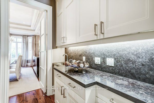 115 Hazelridge Crt