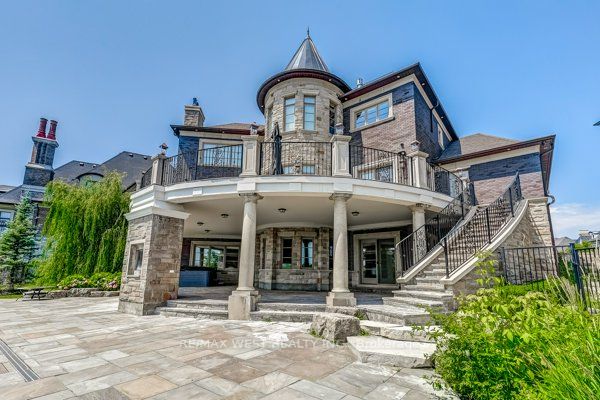 115 Hazelridge Crt