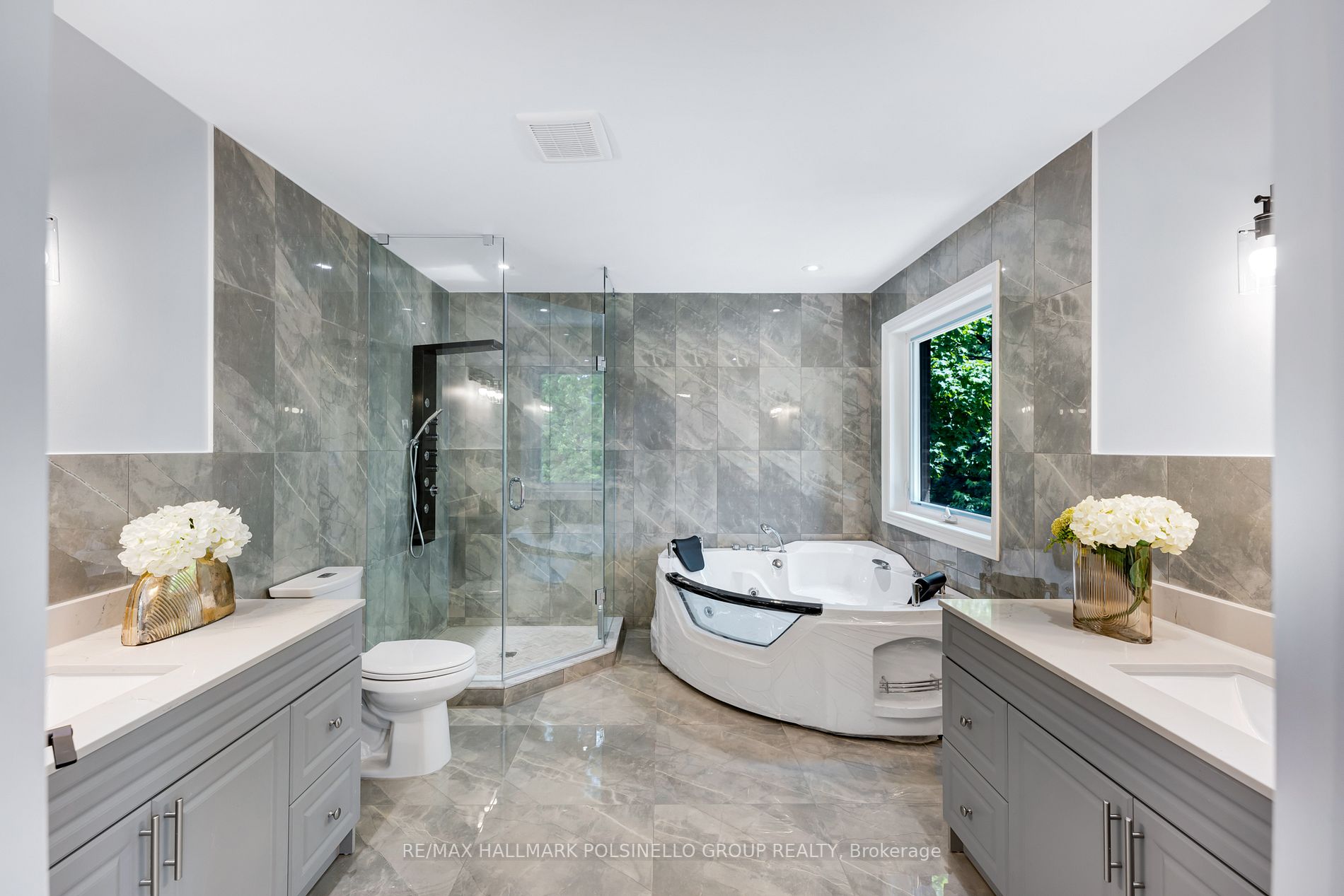 318 Andrew St