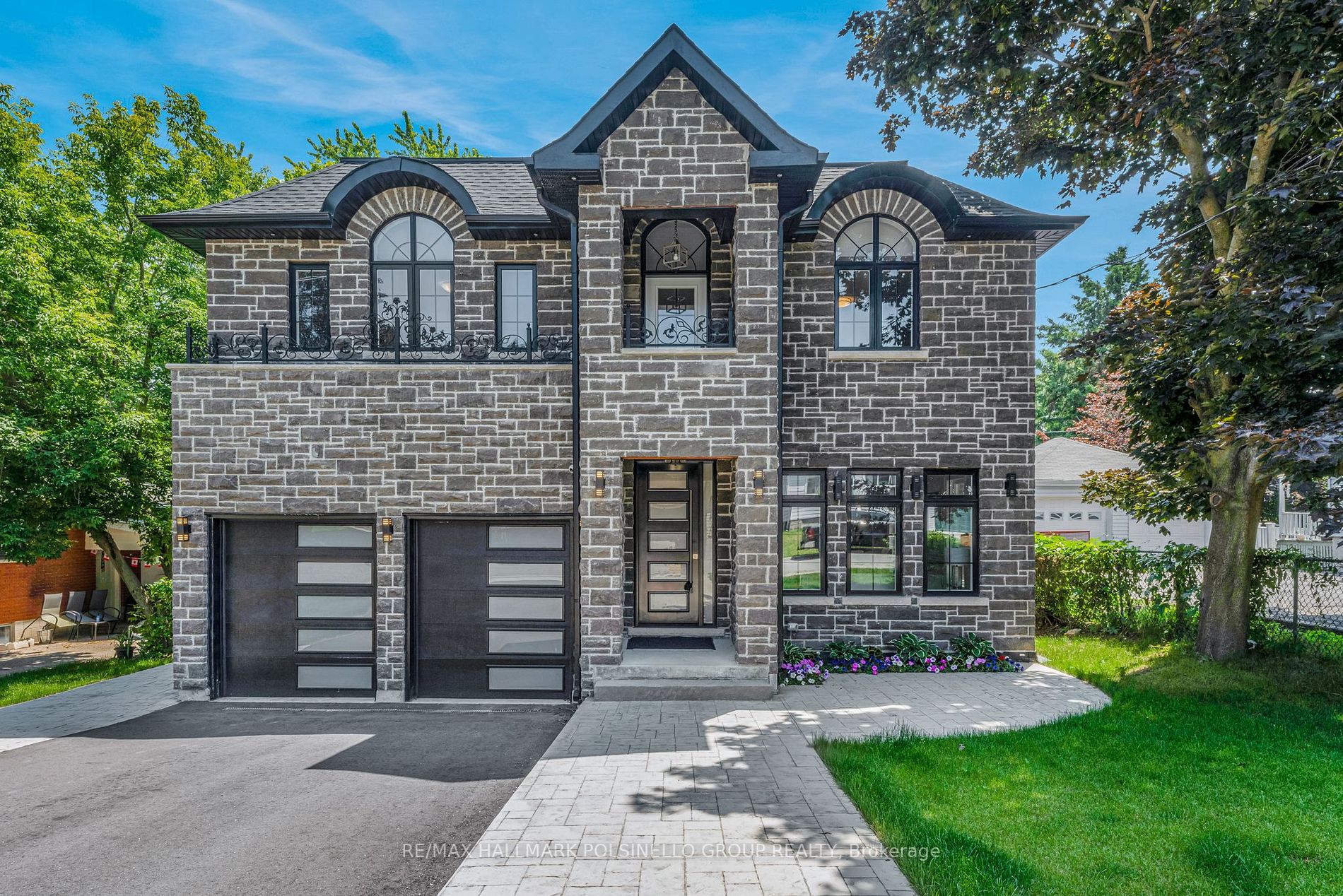 318 Andrew St
