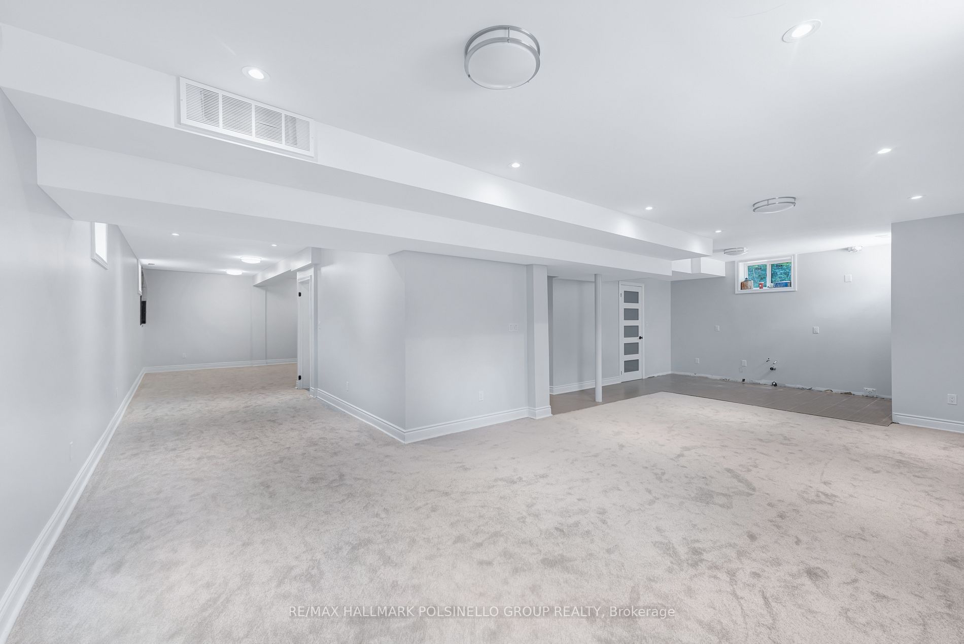 318 Andrew St