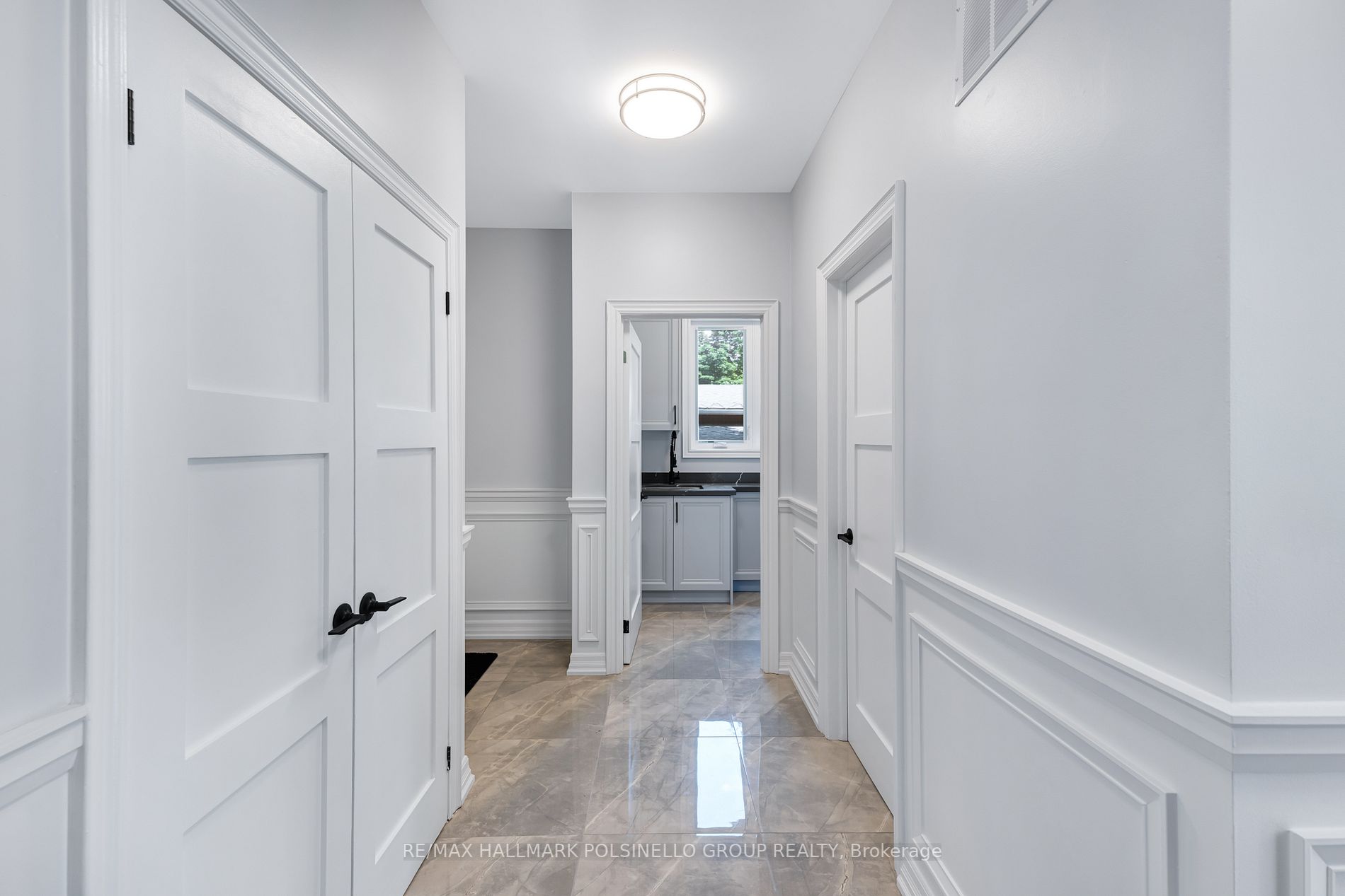 318 Andrew St