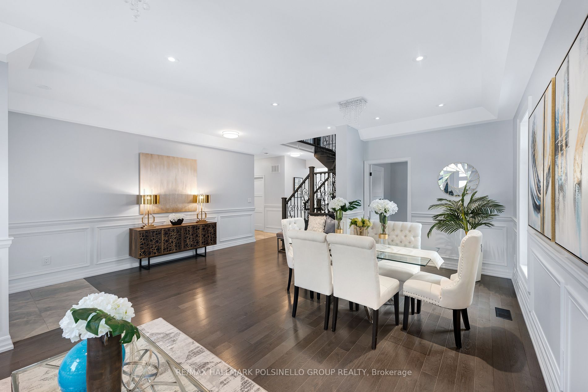 318 Andrew St