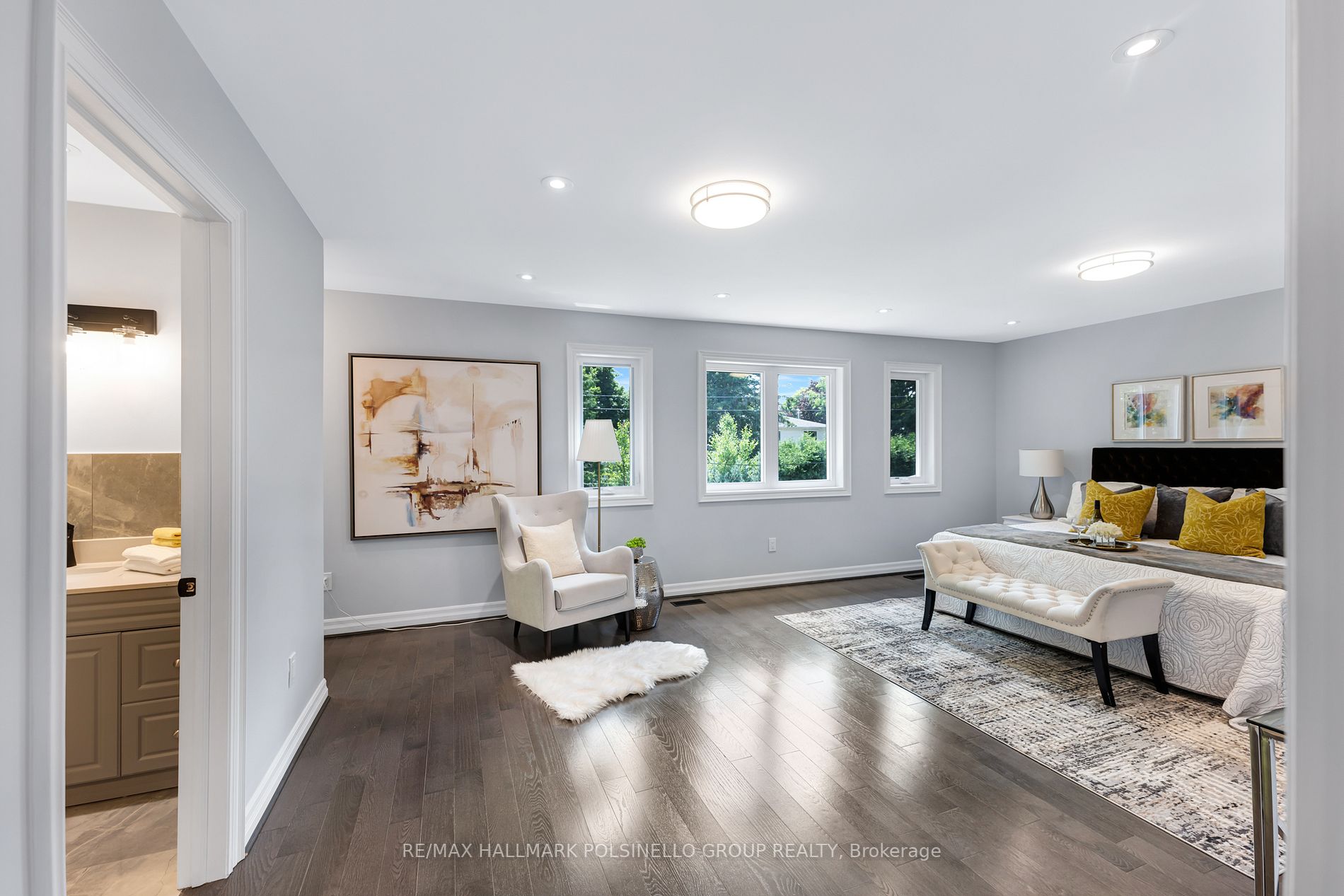 318 Andrew St