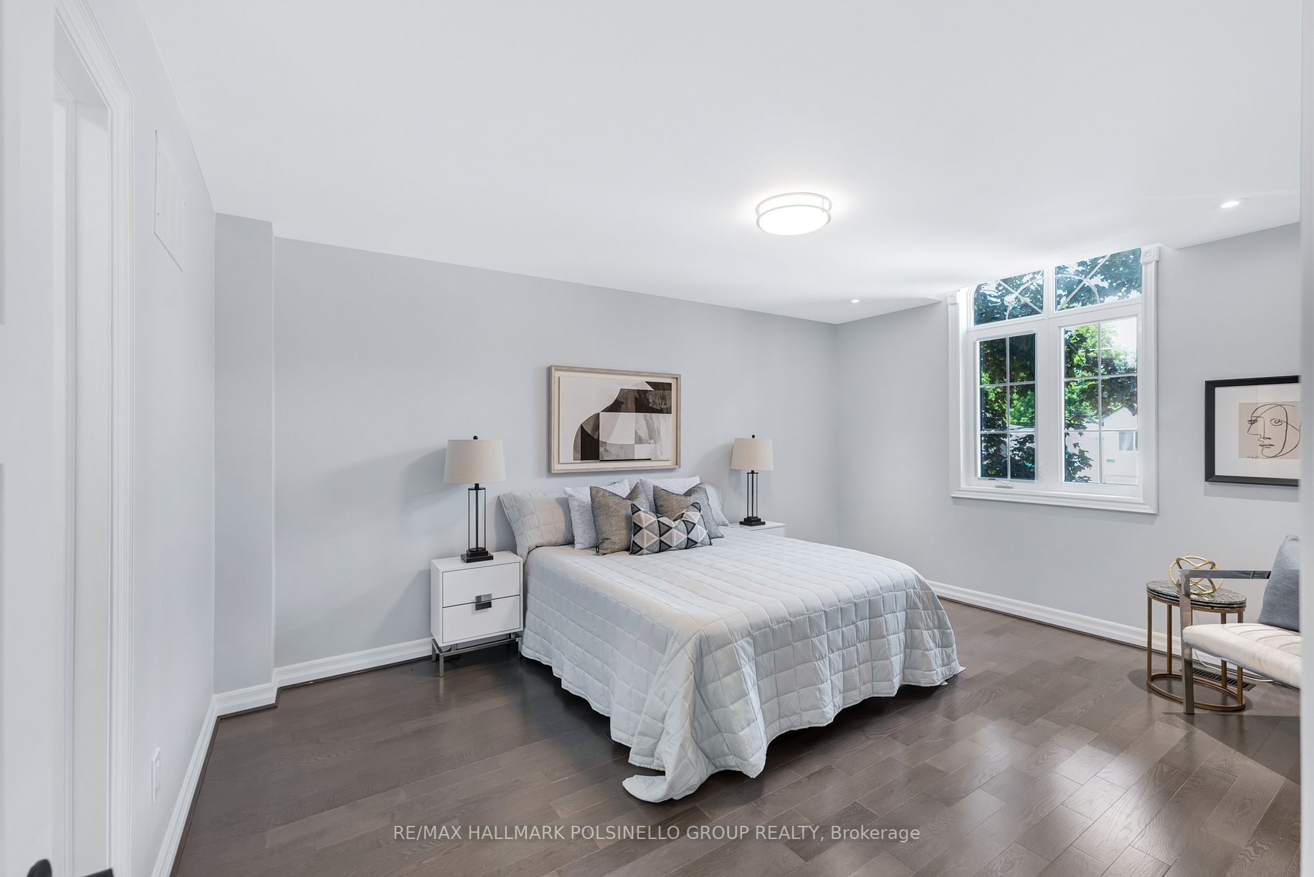 318 Andrew St