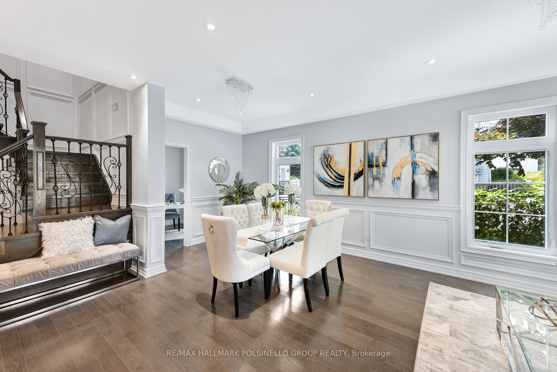 318 Andrew St