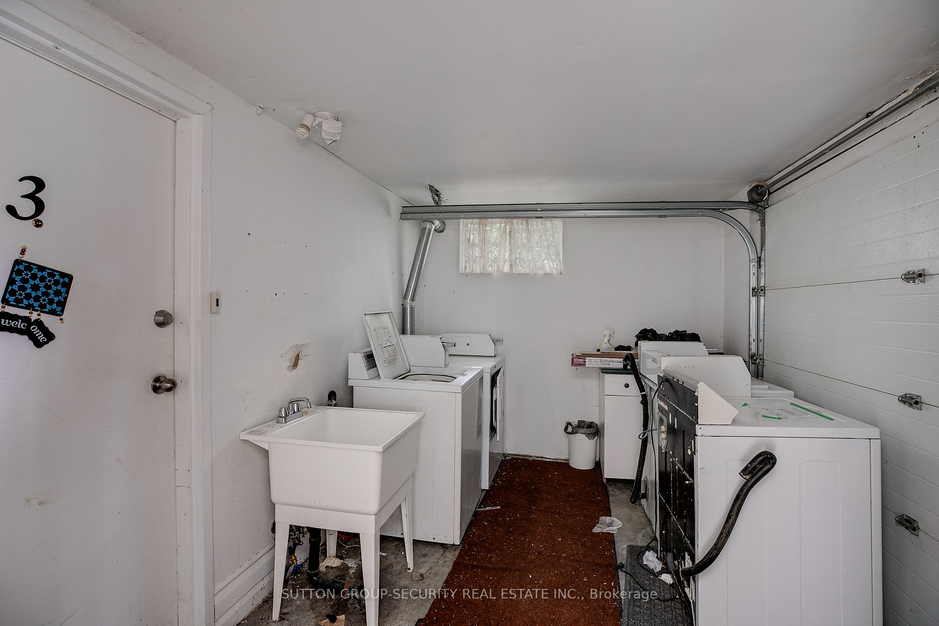 97 John St E