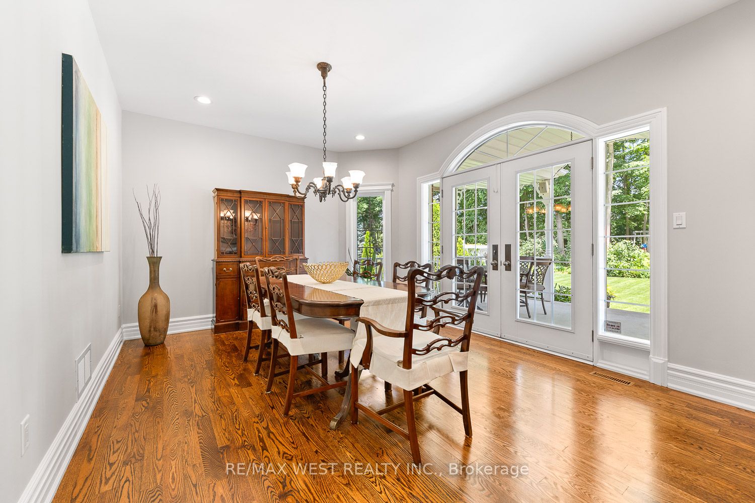 82 English Daisy Crt
