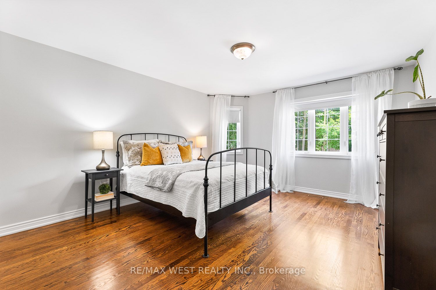 82 English Daisy Crt