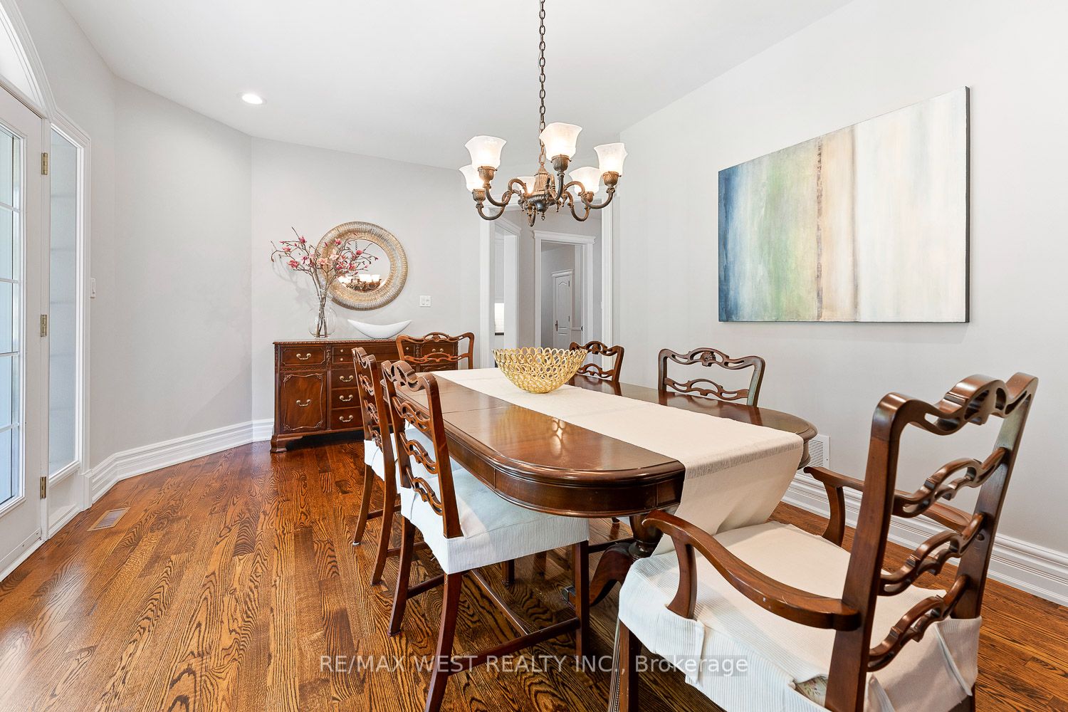 82 English Daisy Crt