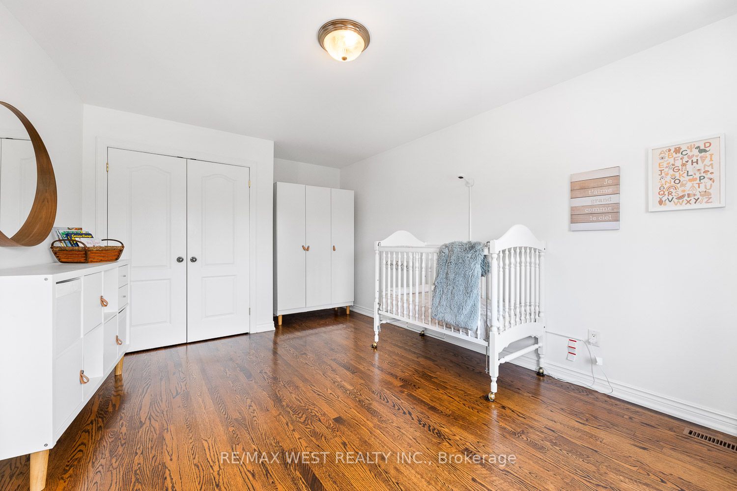 82 English Daisy Crt