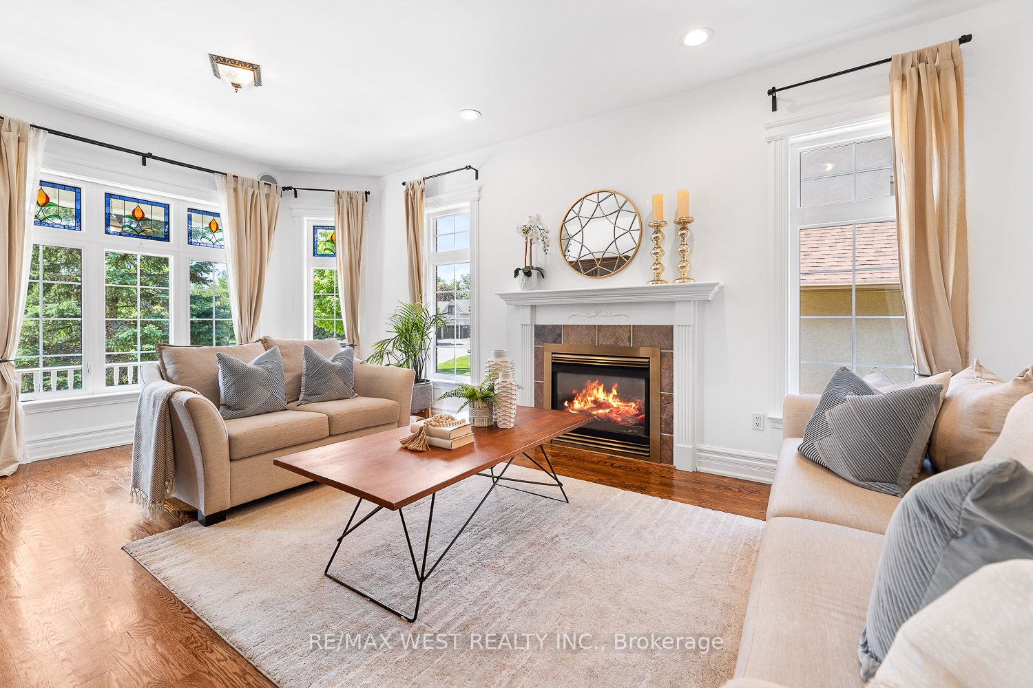 82 English Daisy Crt