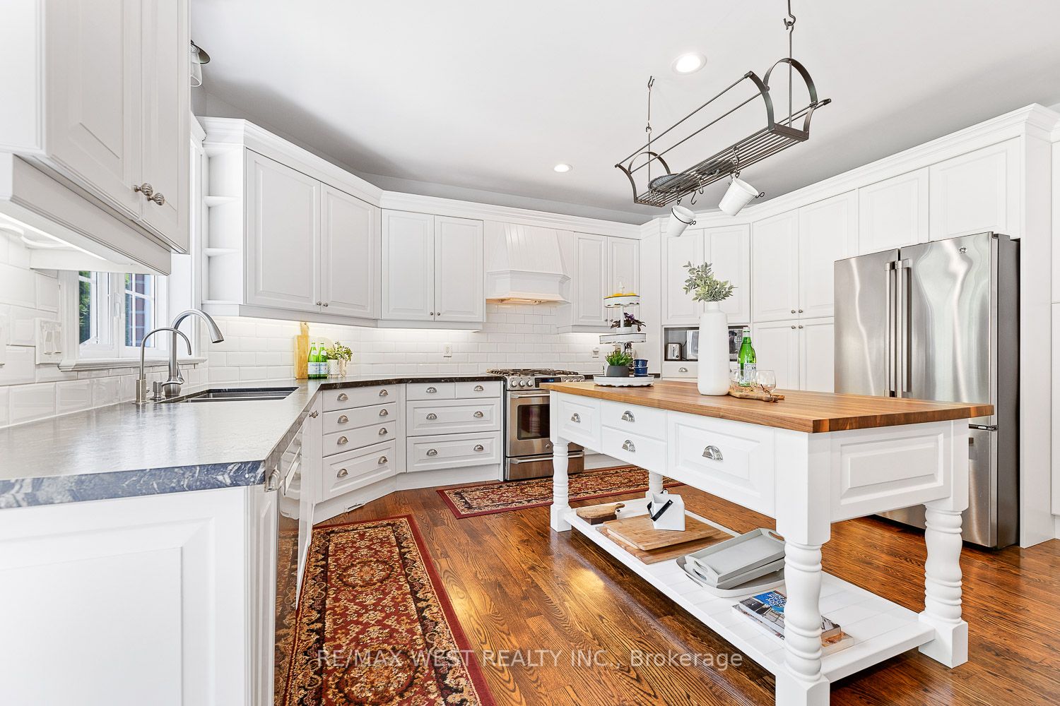 82 English Daisy Crt