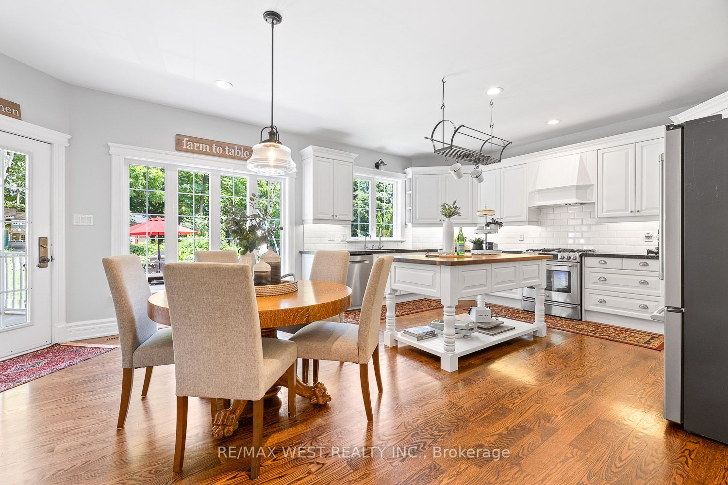 82 English Daisy Crt