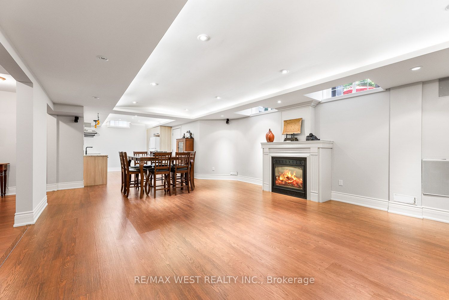 82 English Daisy Crt