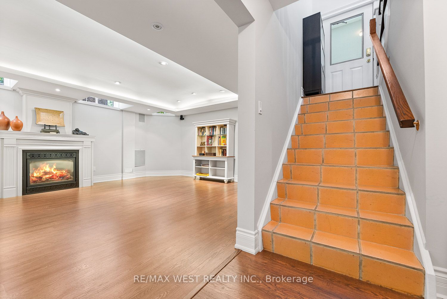 82 English Daisy Crt