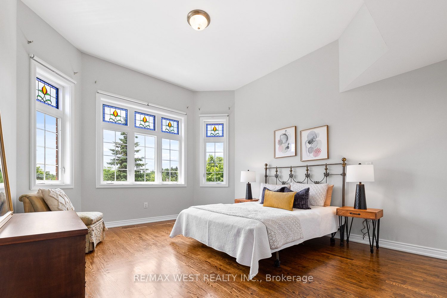 82 English Daisy Crt