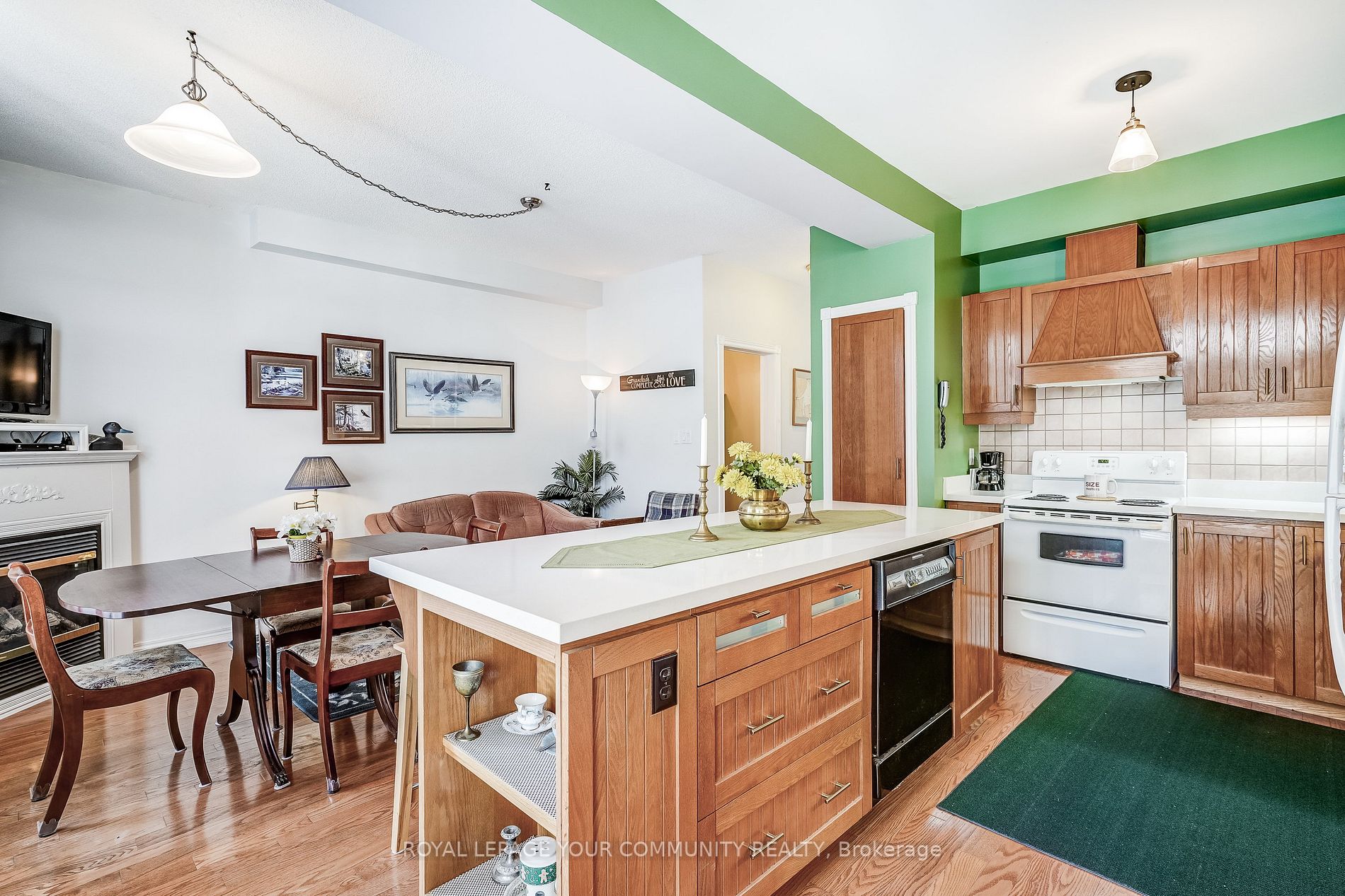 959 Lake Drive E