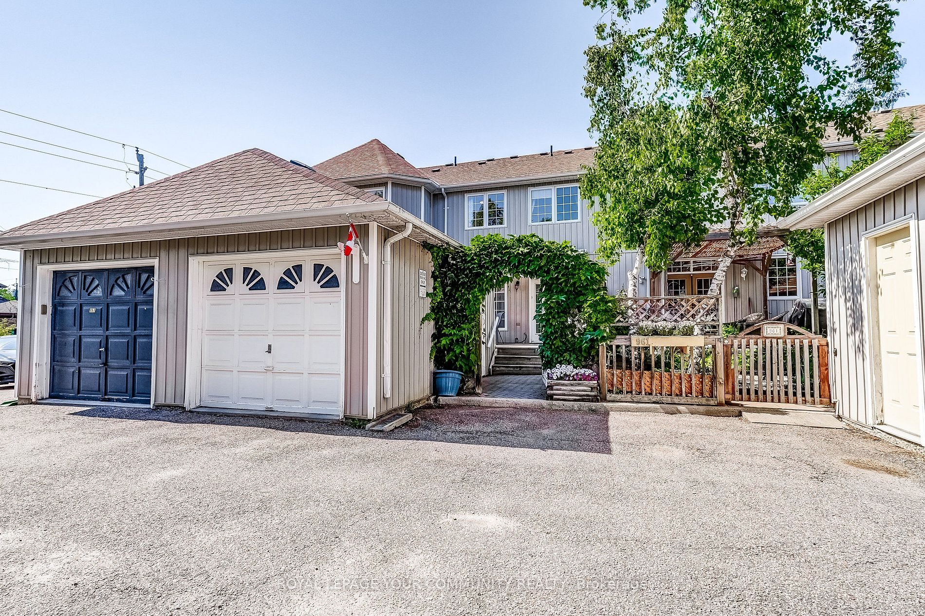 959 Lake Drive E