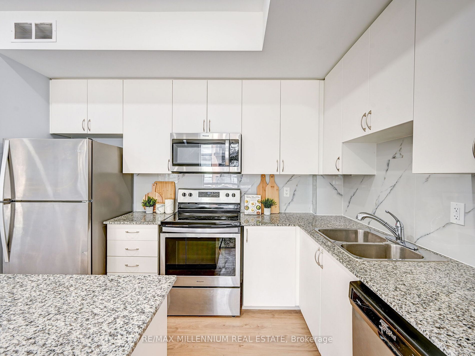 5289 Hwy 7, #203