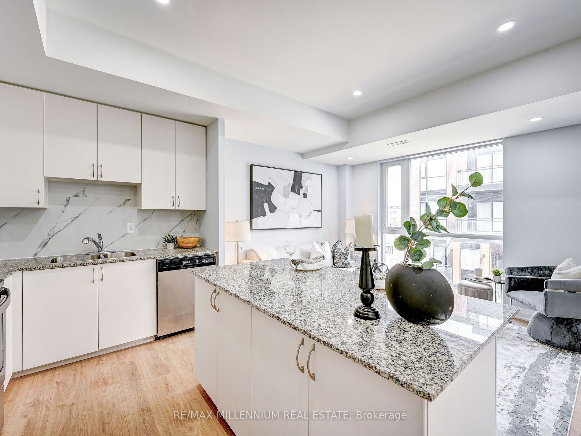 5289 Hwy 7, #203