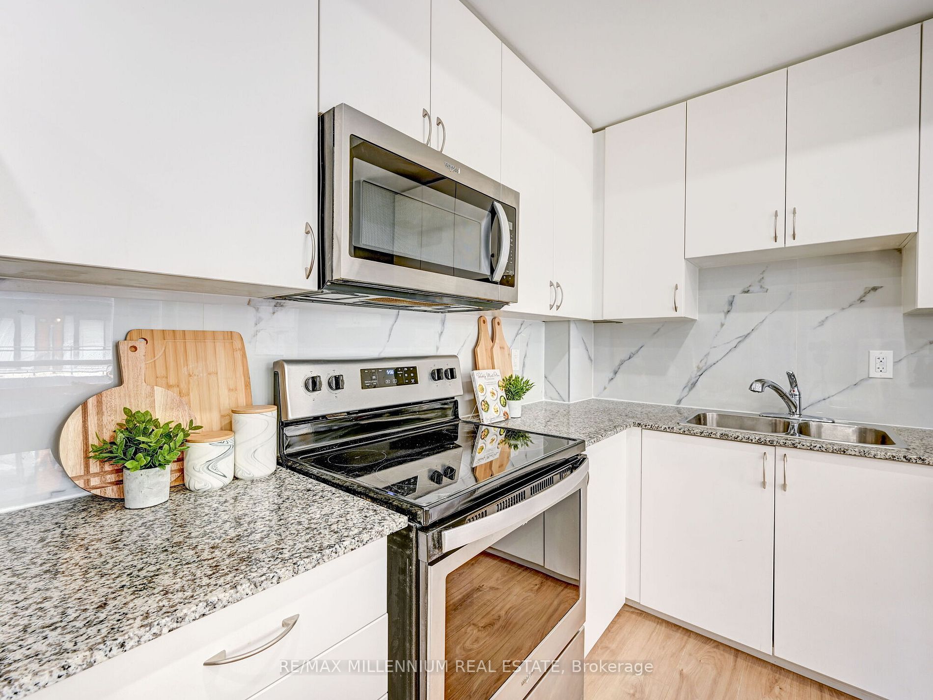 5289 Hwy 7, #203