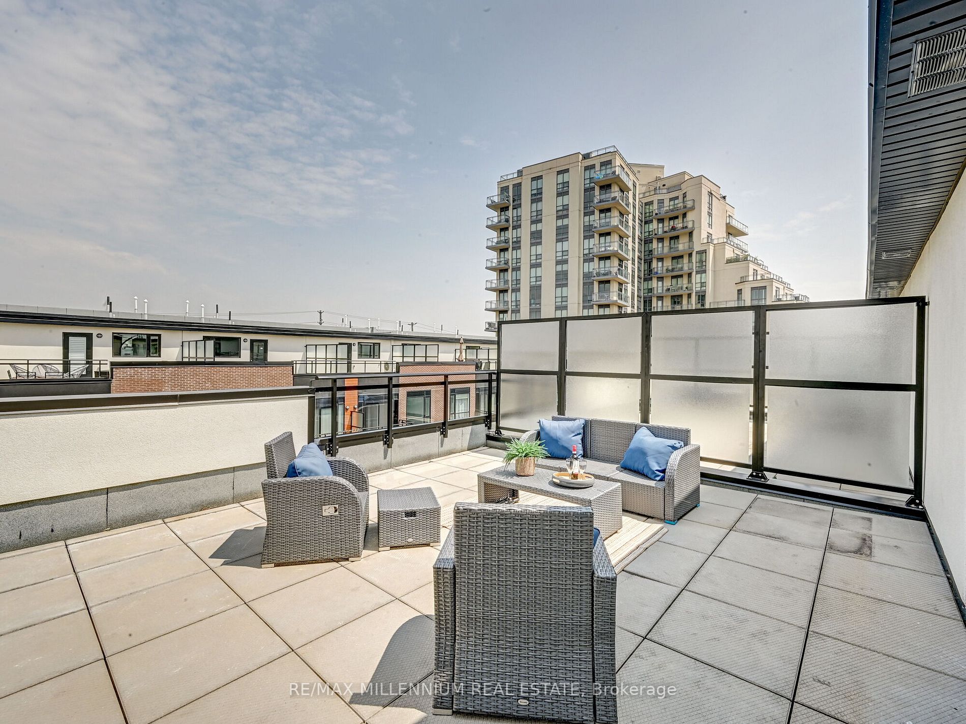 5289 Hwy 7, #203