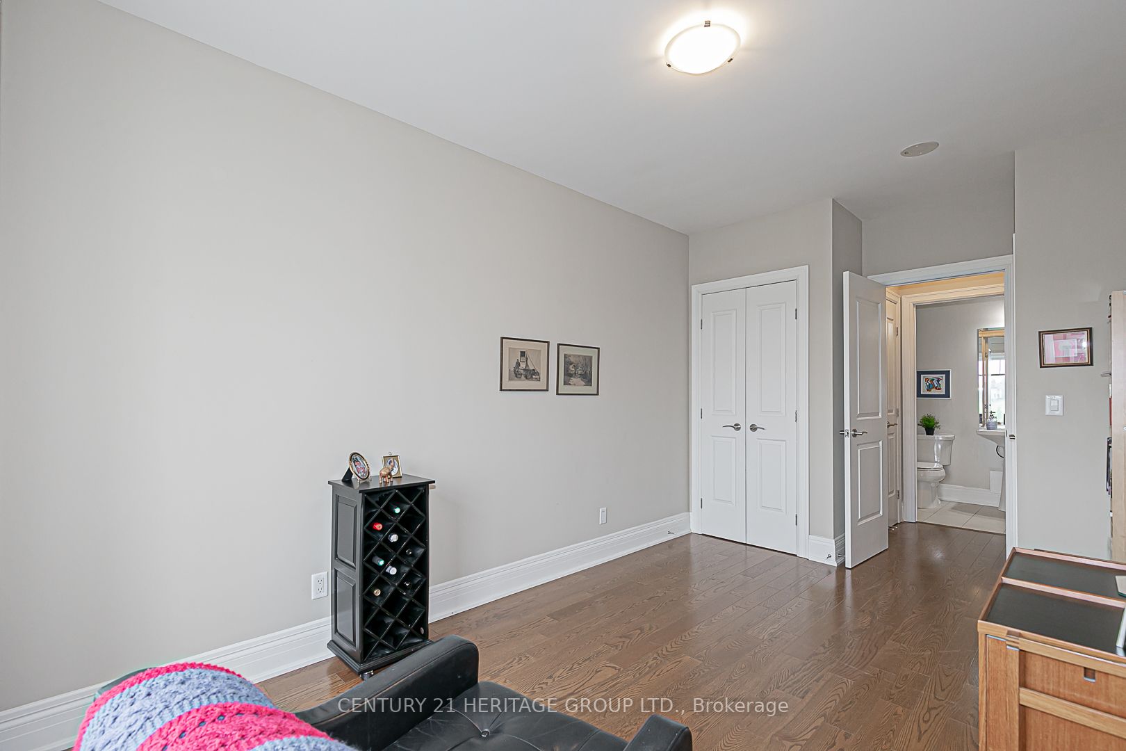 80 Burns Blvd, #321