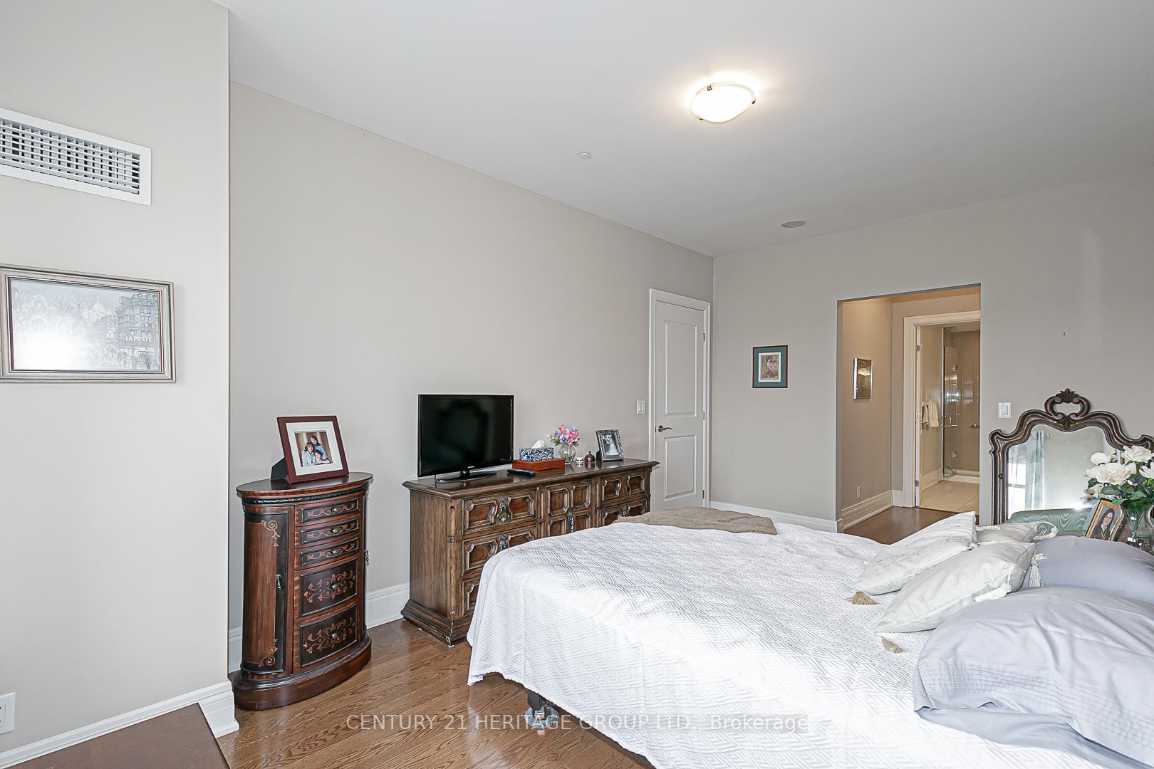 80 Burns Blvd, #321