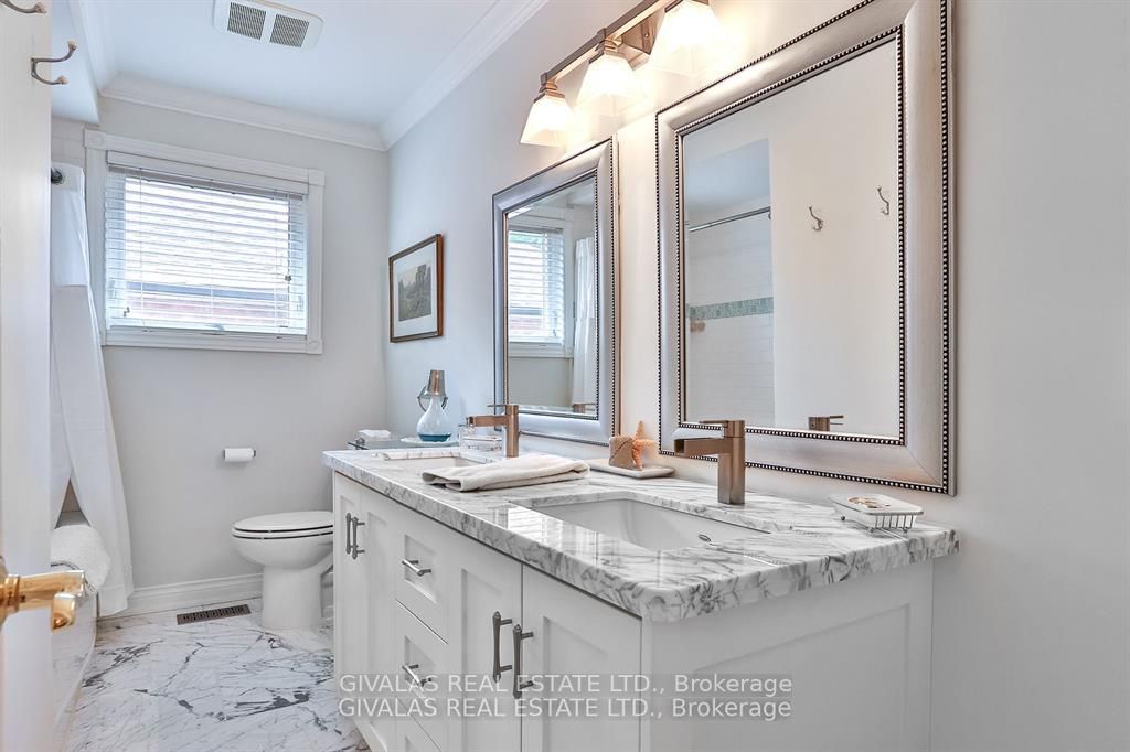 25 Sala Dr