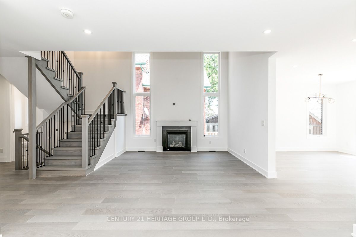 73 Nelson Street W
