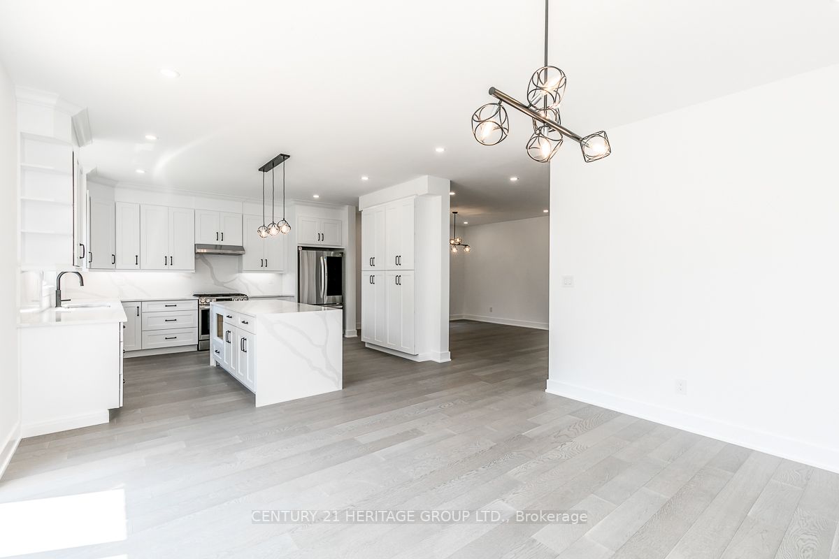 73 Nelson Street W