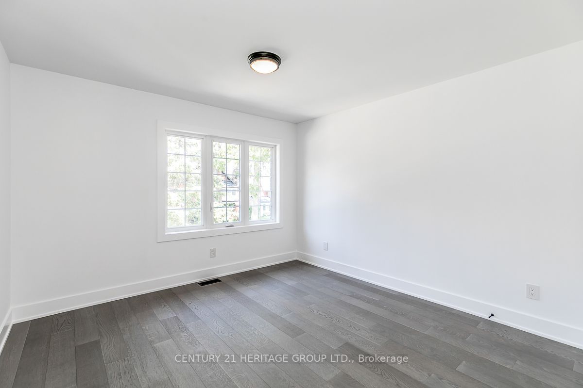 73 Nelson Street W
