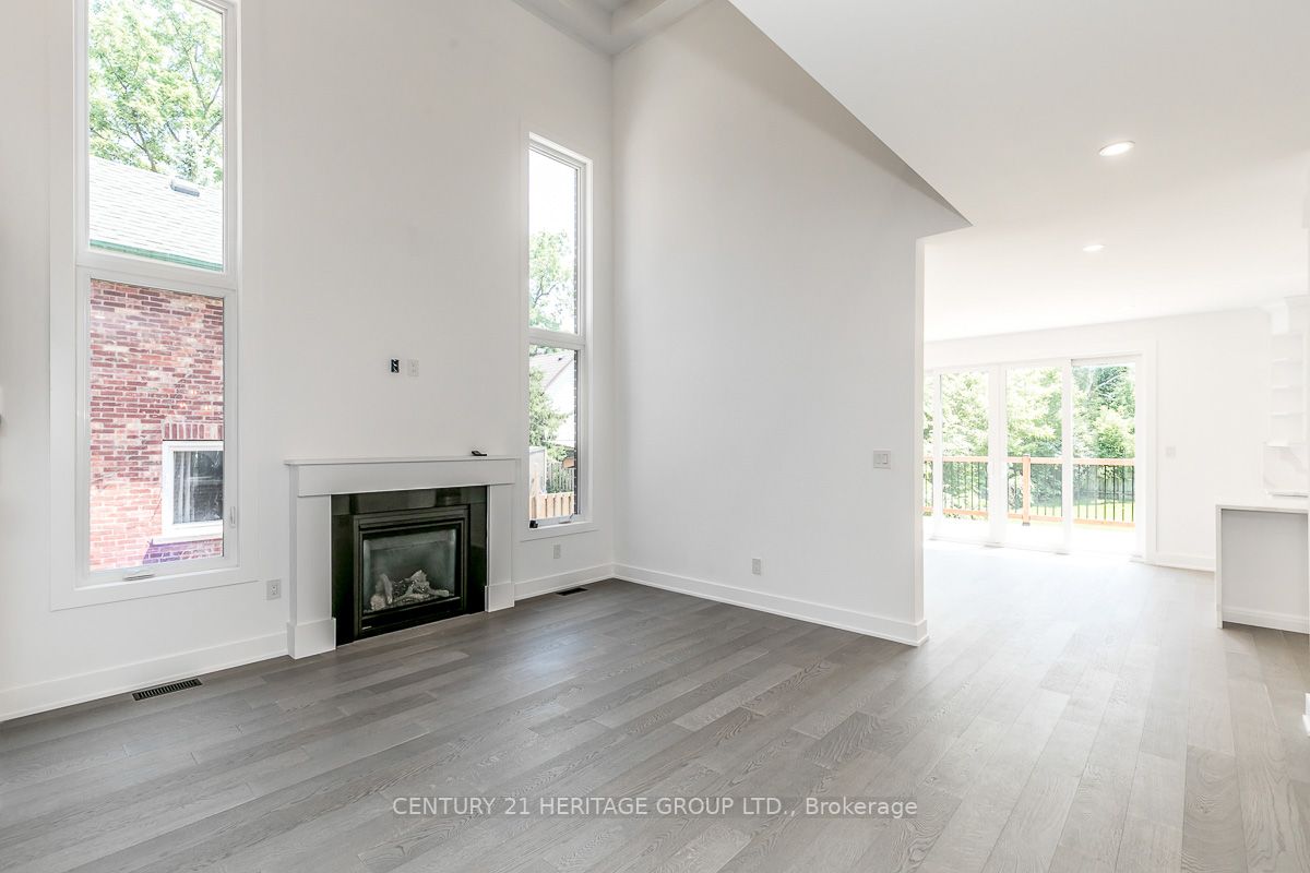 73 Nelson Street W