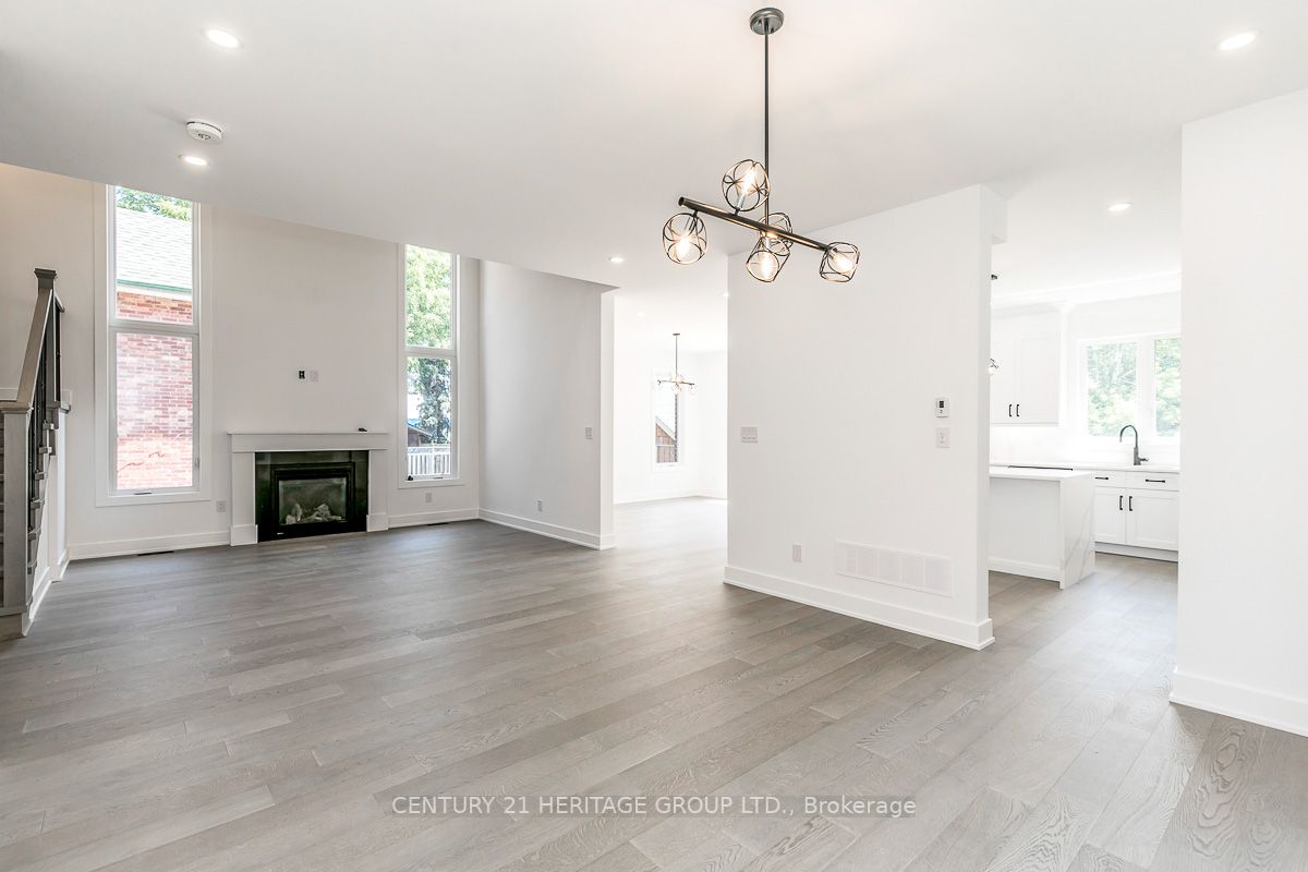 73 Nelson Street W