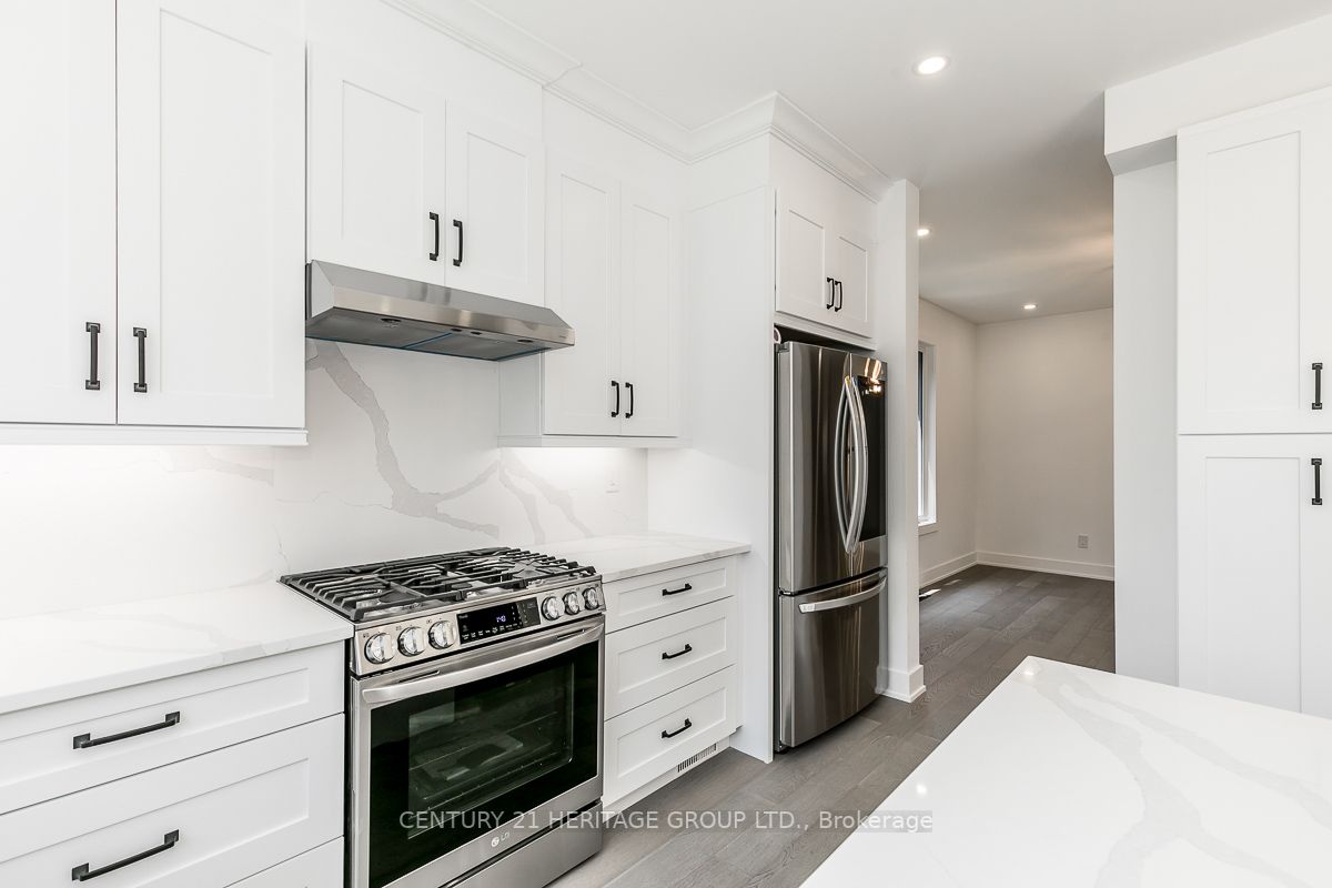 73 Nelson Street W