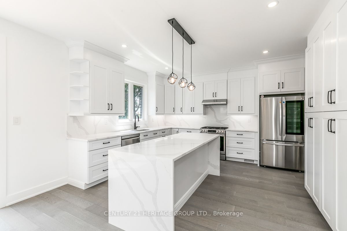 73 Nelson Street W