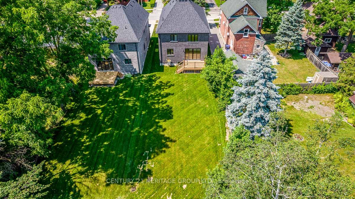73 Nelson Street W
